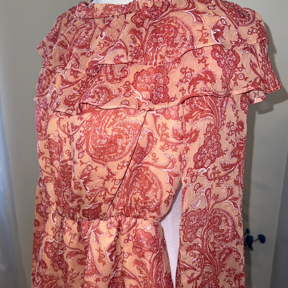 ✨NWOT✨ Express Off The Shoulder Ruffle Romper - Picture 2 of 4